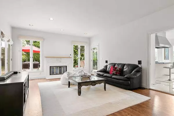 Hillsborough, CA 94010,19 Mirasol CT