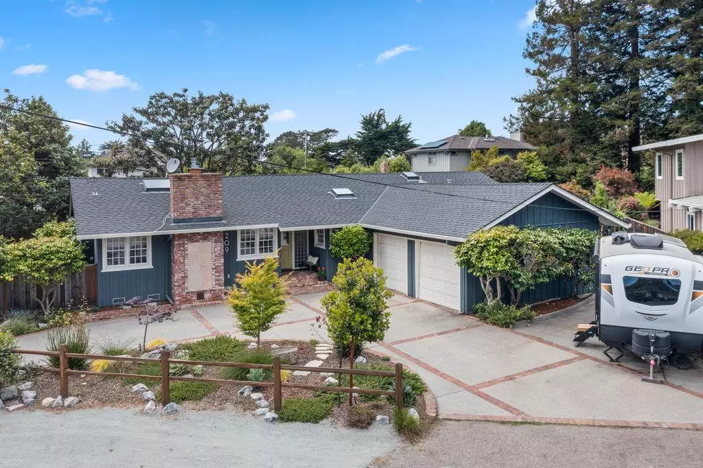 Aptos, CA 95003,209 Appleton DR