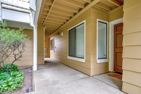 Daly City, CA 94014,304 Oak CT