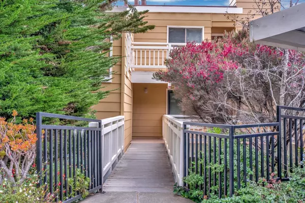 Daly City, CA 94014,304 Oak CT