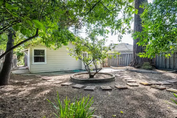 San Carlos, CA 94070,1356 Chestnut ST