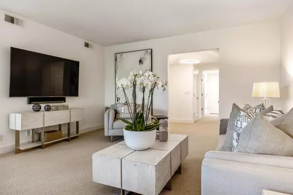 Menlo Park, CA 94025,1290 Sharon Park DR 49