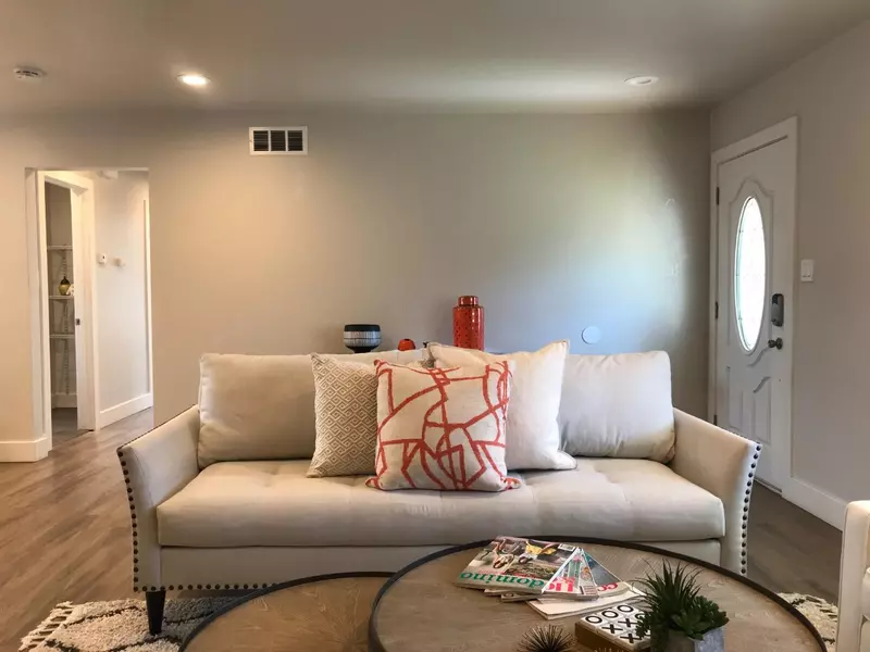 501 Bell ST, East Palo Alto, CA 94303