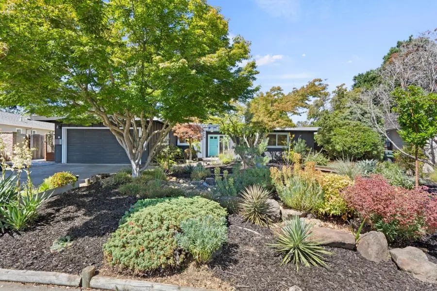 4152 Donald DR, Palo Alto, CA 94306