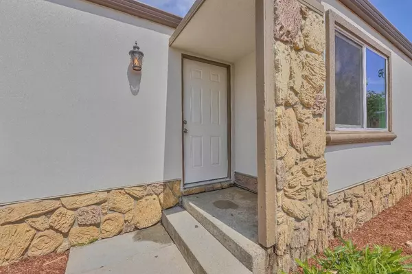 Gonzales, CA 93926,628 Delmonte CIR