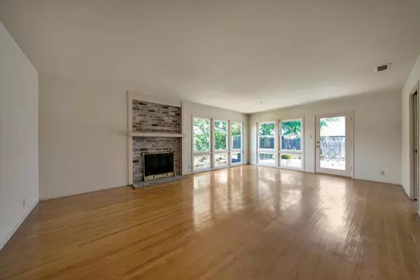 Belmont, CA 94002,1416 Solana DR