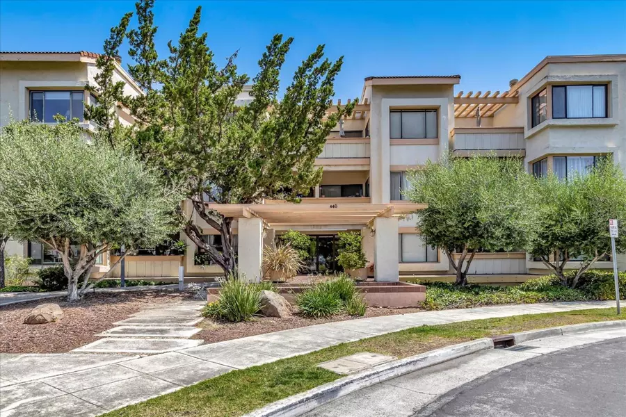 440 Cesano CT 304, Palo Alto, CA 94306