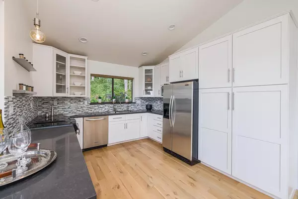 El Granada, CA 94019,194 Del Monte RD