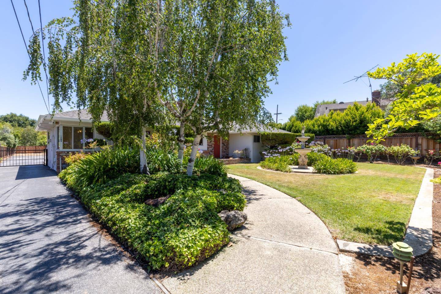 Los Altos, CA 94022,209 Cherry AVE