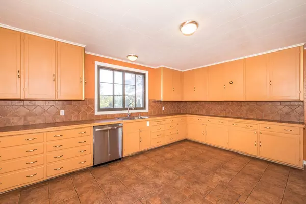 South San Francisco, CA 94080,264 Country Club DR