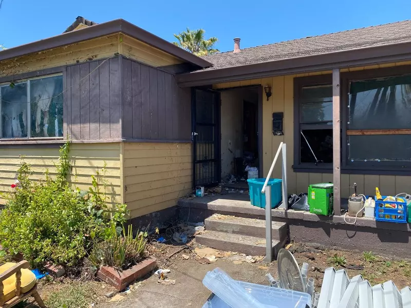 2222 Lobert ST, Castro Valley, CA 94546