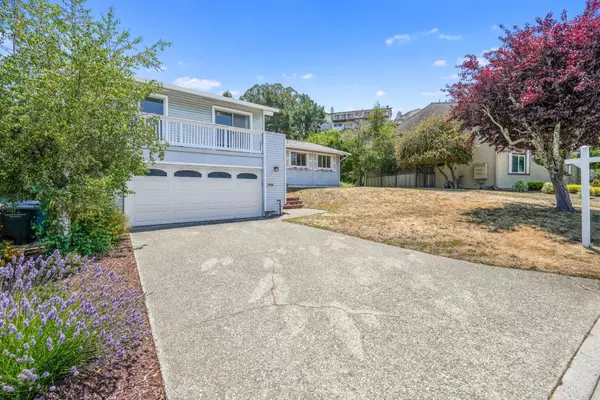 Pacifica, CA 94044,978 Park Pacifica AVE