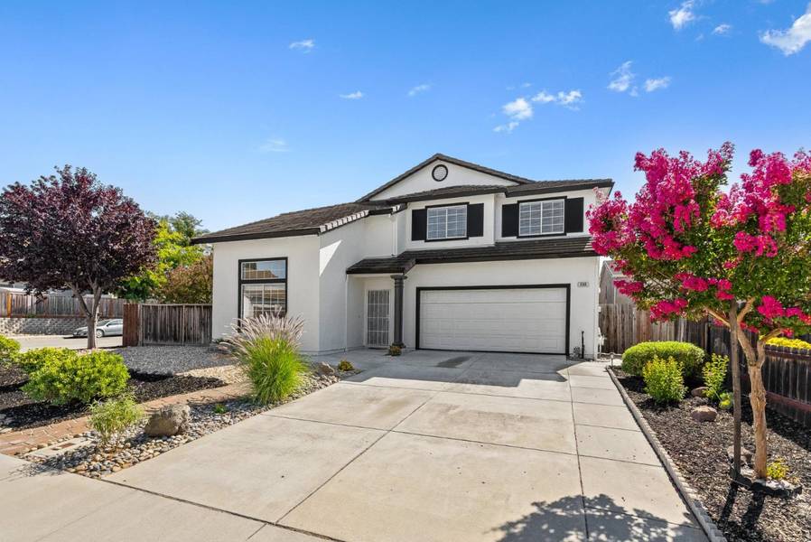 1590 Mimosa ST, Hollister, CA 95023