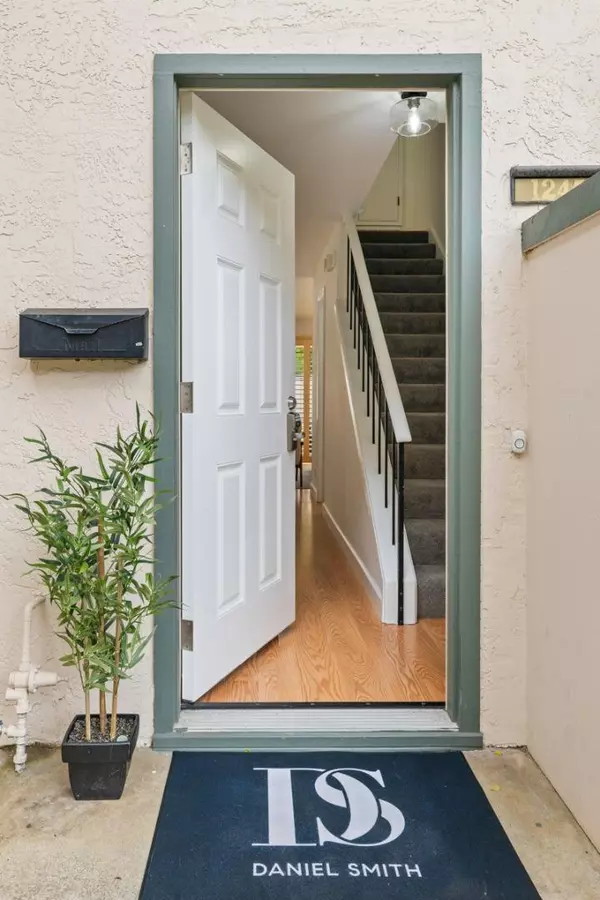 Pacifica, CA 94044,1245 Terra Nova BLVD