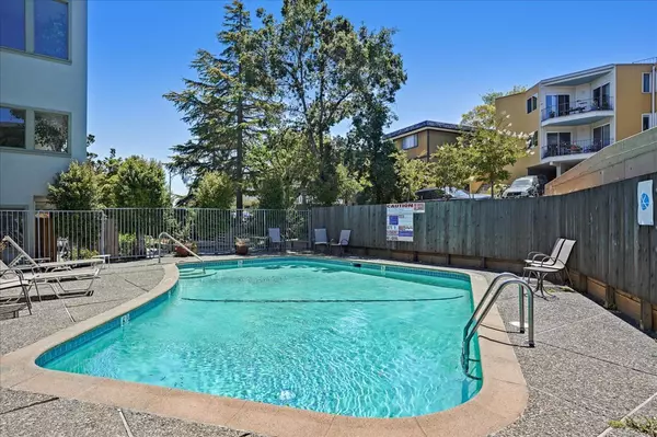 Greenbrae, CA 94904,210 Lower Via Casitas