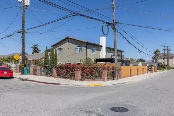 Salinas, CA 93907,17105 El Rancho WAY