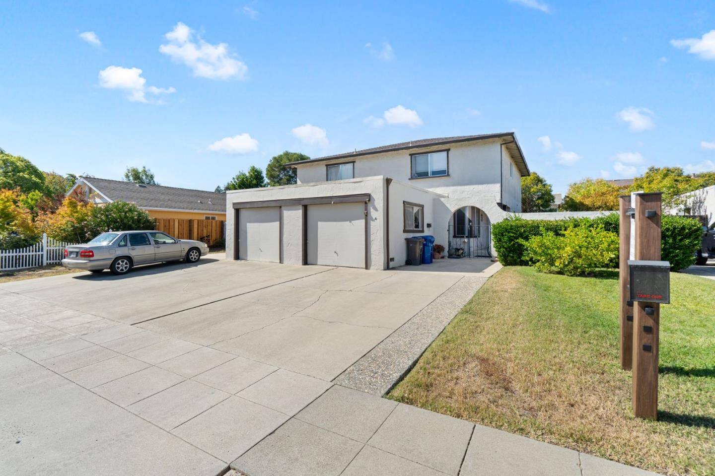 Los Gatos, CA 95032,144 Belwood CT
