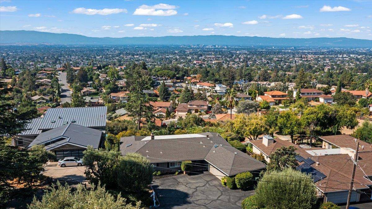 San Jose, CA 95127,10831 Ridgeview AVE