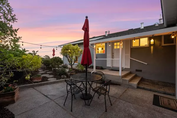 San Carlos, CA 94070,5 Pepper LN