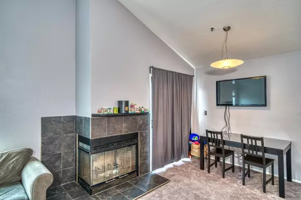 Pacifica, CA 94044,923 Linda Mar BLVD