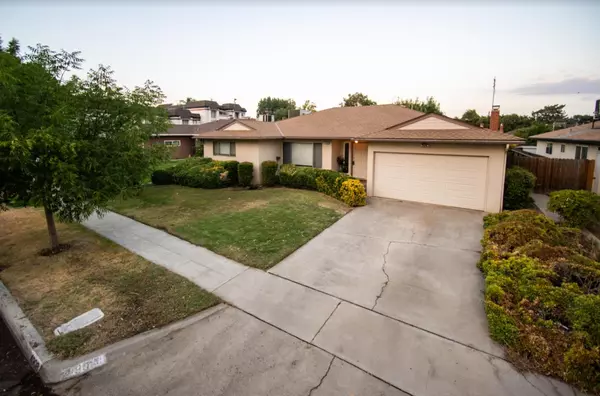 4908 N Gearhart, Fresno, CA 93726