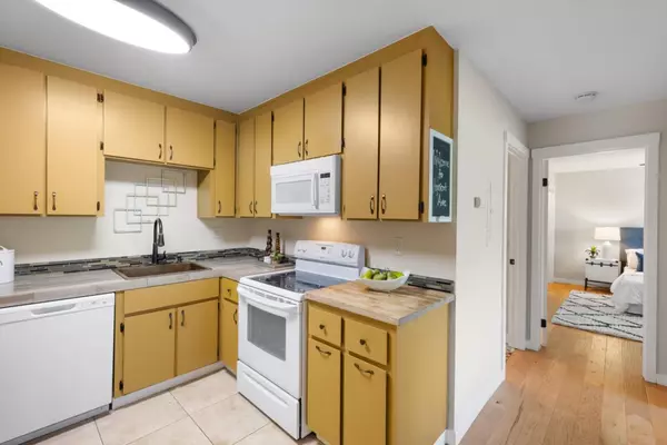 917 Apricot AVE B Campbell, CA 95008