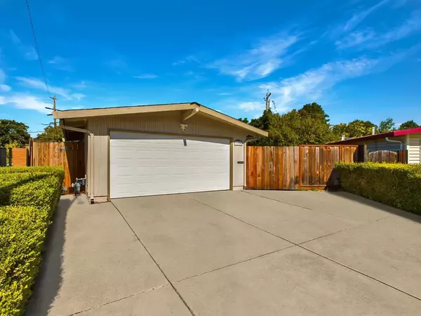 1111 Burntwood CT, Sunnyvale, CA 94089