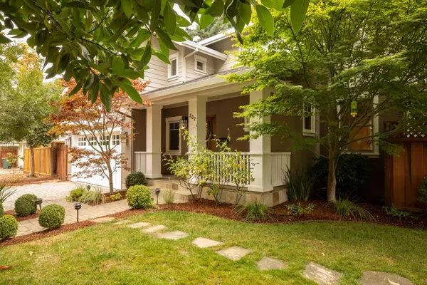 Menlo Park, CA 94025,202 Mckendry DR