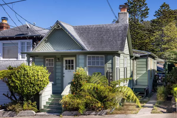 107 15th ST, Pacific Grove, CA 93950