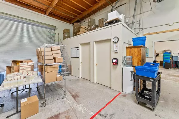 Watsonville, CA 95076,34 Hangar WAY A-F