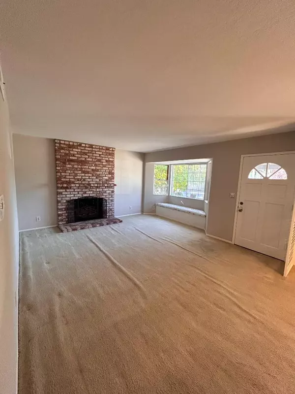 Cupertino, CA 95014,7620 W Hill LN