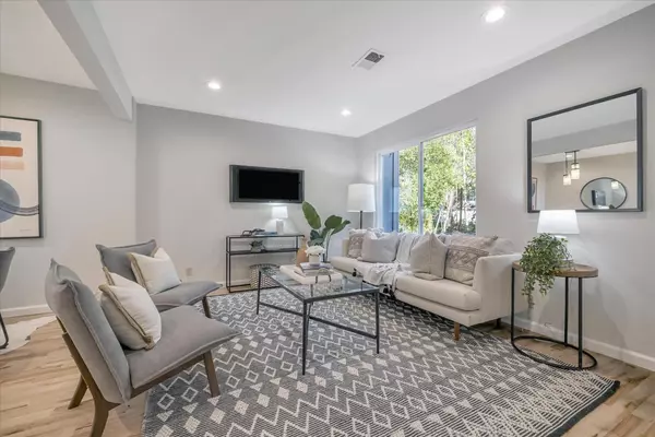 Pacifica, CA 94044,1302 Rosita RD