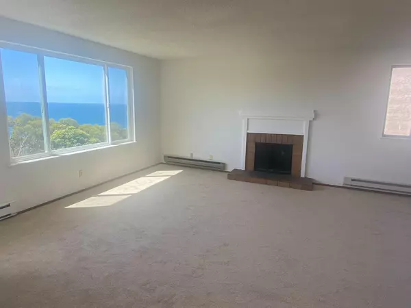 Pacifica, CA 94044,5015 Palmetto AVE 11