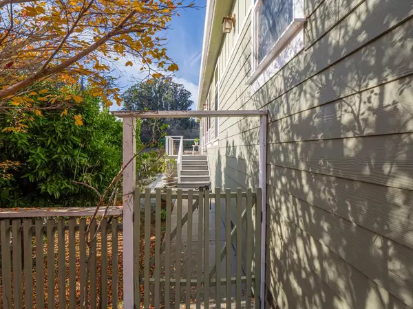 Corralitos, CA 95076,270 Hames RD 27