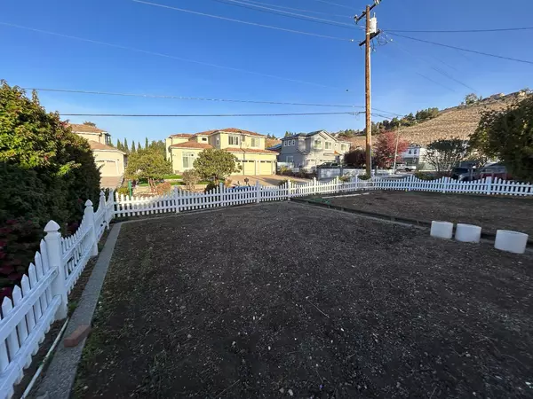 San Jose, CA 95127,3718 Rosemar AVE