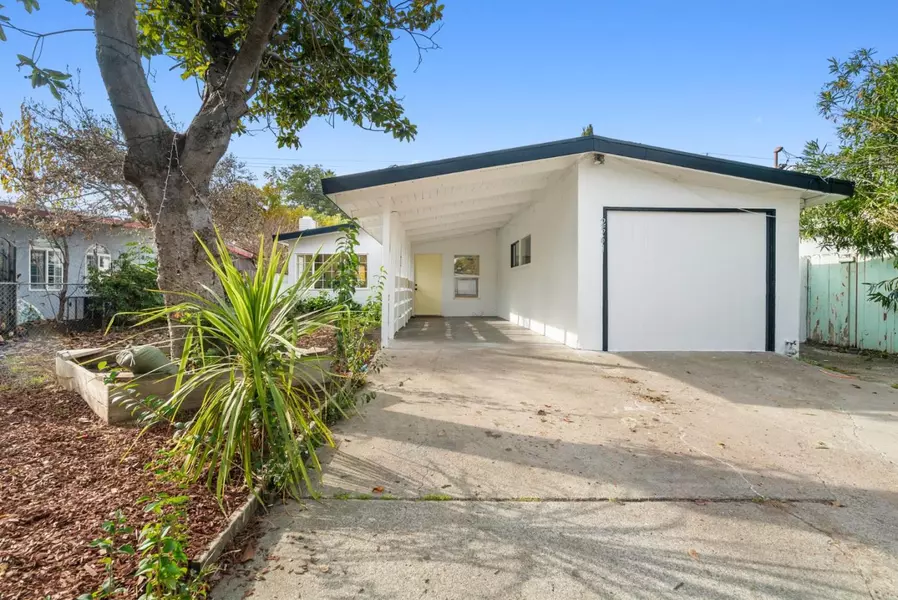 2561 Annapolis ST, East Palo Alto, CA 94303