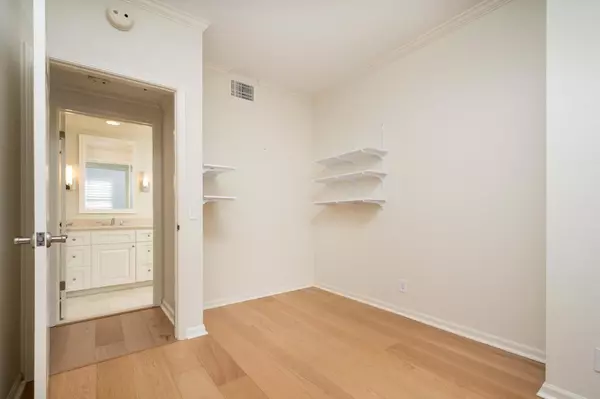San Mateo, CA 94401,1 Baldwin AVE 222