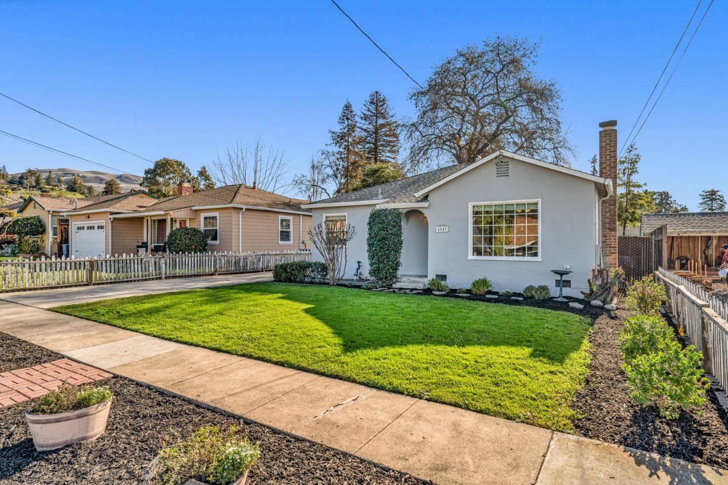 San Jose, CA 95127,4042 Holly DR