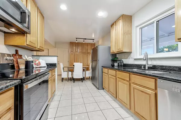 San Carlos, CA 94070,2704 Brittan AVE