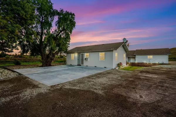 San Martin, CA 95046,475 Bonino LN