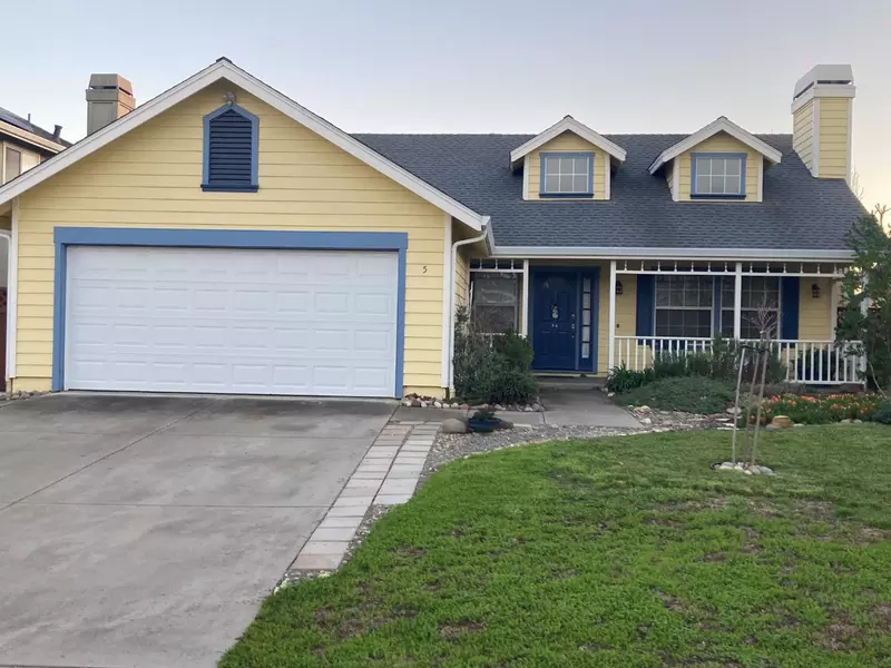 5 Boston CIR, Salinas, CA 93906