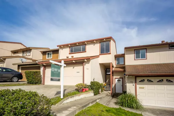 Daly City, CA 94015,128 Saint Michaels CT