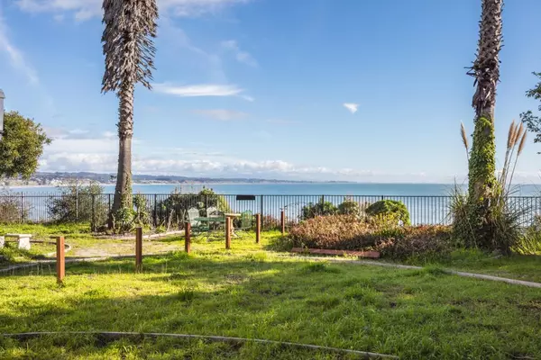 Capitola, CA 95010,723 El Salto DR