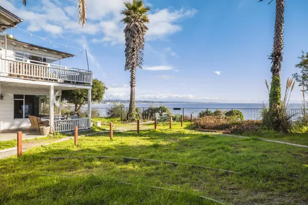 Capitola, CA 95010,723 El Salto DR