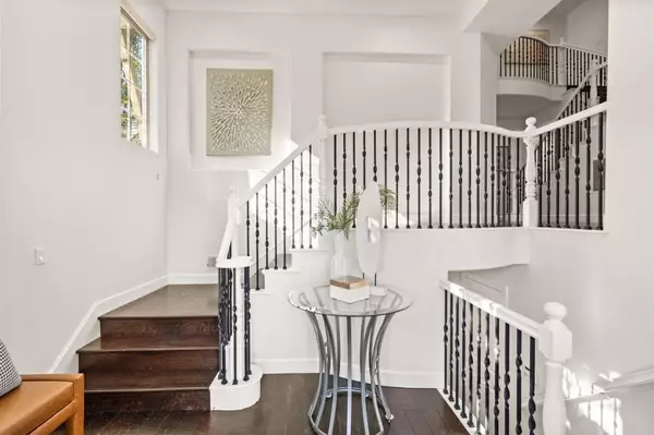 Brisbane, CA 94005,68 Golden Aster CT