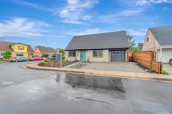 Pacifica, CA 94044,303 Heathcliff DR