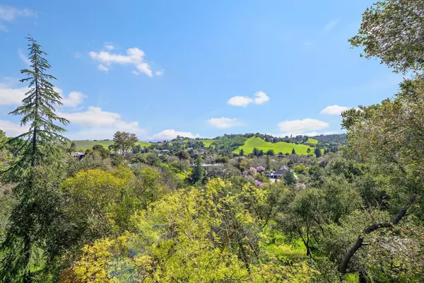 Los Altos Hills, CA 94022,14188 Stanford CT