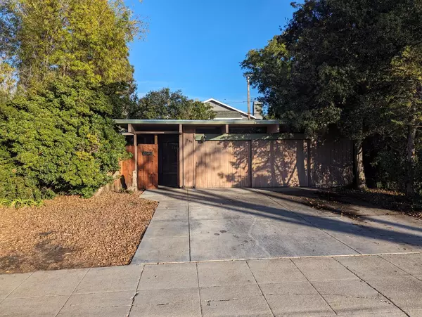 790 Montrose AVE, Palo Alto, CA 94303