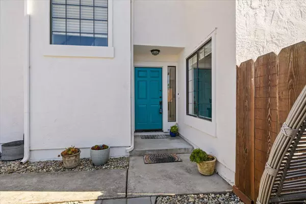 Marina, CA 93933,136 Dolphin CIR