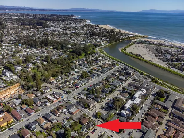 Santa Cruz, CA 95060,417 Barson ST